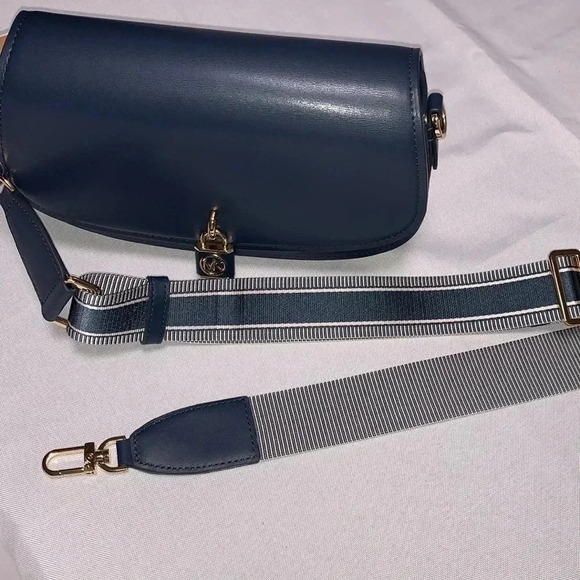 MICHAEL KORS Purse,crossbody.NWT. ⭐️Gorgeous ⭐️ - Picture 6 of 6